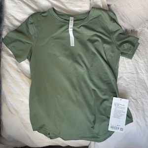 Lululemon NWT High Neck Run and Train Tee in Green Twill, Size 6